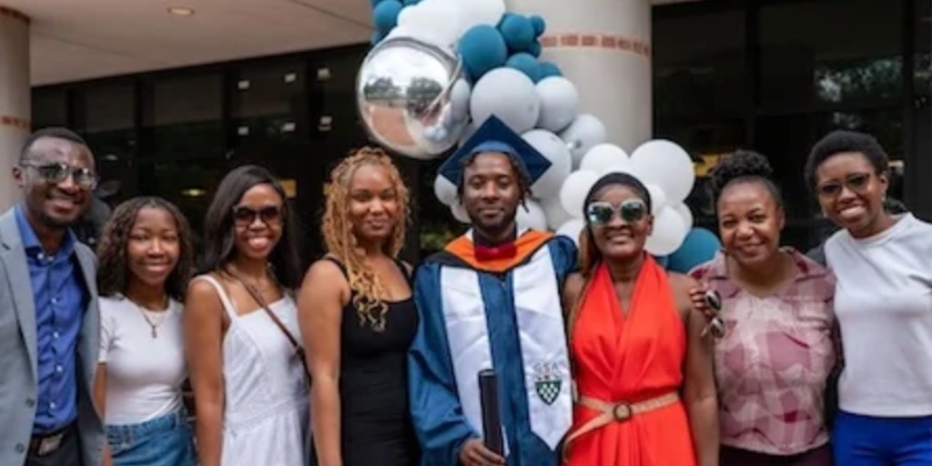 RiceMECH's tweet image. 🎓 Congratulations to our outstanding @RiceMECH graduates!
We continue to celebrate our exceptional Master's graduates who walked the stage at advanced degree commencement ceremony on May 10th.
🎥 Watch the full commencement ceremony recap here: news.rice.edu/news/2025/owl-…