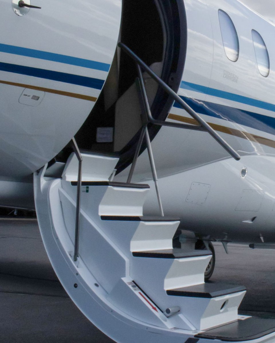 fly_advanced's tweet image. Experience the perfect blend of comfort and performance with the Citation Latitude. Accommodating up to 9 passengers, this midsize jet offers a spacious cabin, good range, and a smooth ride. #MidsizeJet #CessnaCitation #LatitudeJet