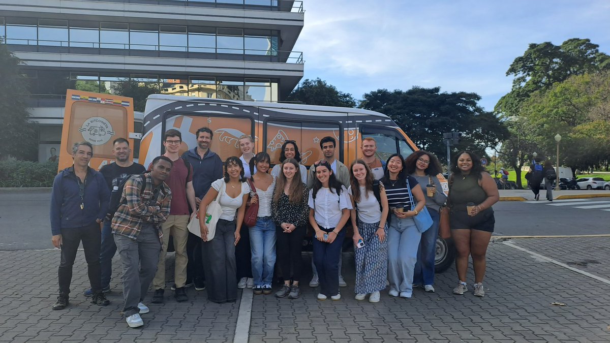 ONG Bitcoin Argentina (@bitcoinar) on Twitter photo Y llegamos a Plaza San Martín para conocer <a href="/labitcoineta/">La Bitcoineta</a> 🚍🚌 Y llegamos a Plaza San Martín para conocer <a href="/labitcoineta/">La Bitcoineta</a> 🚍🚌