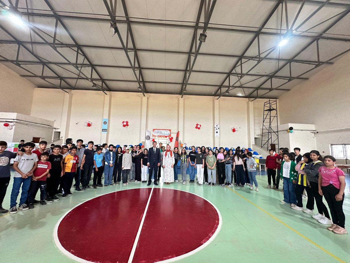 MtalEvran's tweet photo. Okulumuzda düzenlenen TÜBİTAK 4006 Bilim Fuarının açılışı gerçekleştirdik.
Bilim Fuarımız 16 Mayıs tarihine kadar ziyaretçilere açık olacaktır.
@Hilvan_MEM
@hilvankaymakam 
@Alicelik7363 https://t.co/VuSq06gKTp