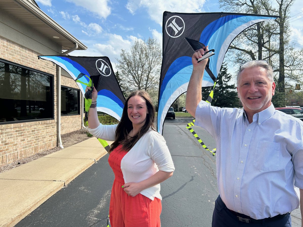 IntegrityMG's tweet image. Welcome to spring with Integrity Dancing Kites! 🪁 We are celebrating warmer weather by spending more time outdoors — thank you to the Integrity family for sending in your photos! ☀️
 
#IntegritySpringTraining #2025SpringTraining #IntegrityFamily #Integrity #ComplianceTraining