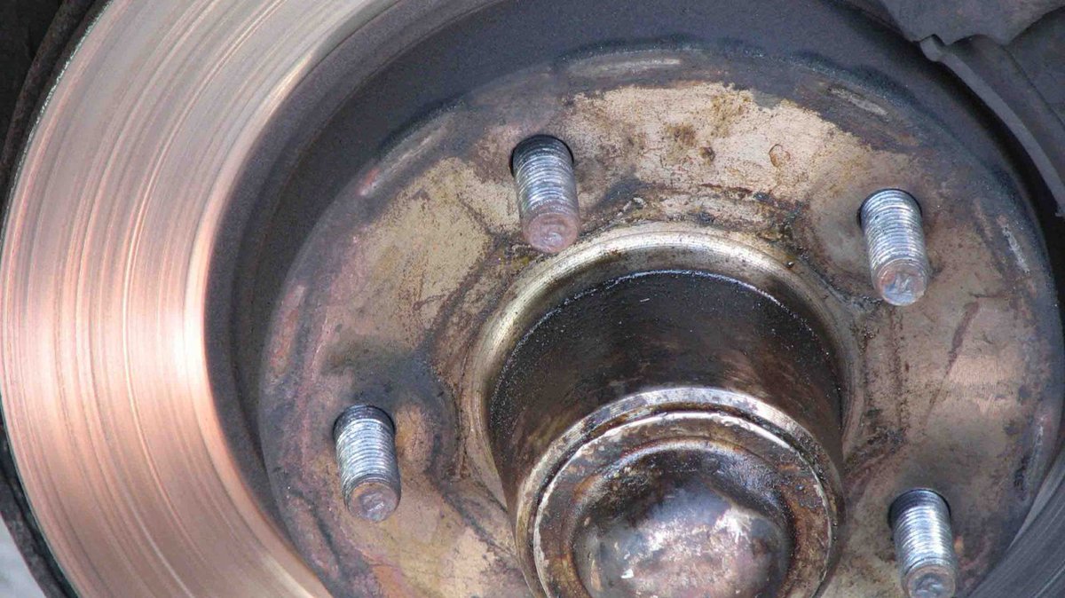 RoadTecLLC's tweet photo. Can’t remember the last time your brakes were checked? Don’t worry—our truck brake repair pros are ready to help. Book your appointment today and we'll go to you! 

#TruckBrakeRepairhttps://t.co/xElCL2Xu5r https://t.co/T0MGDcIbxh