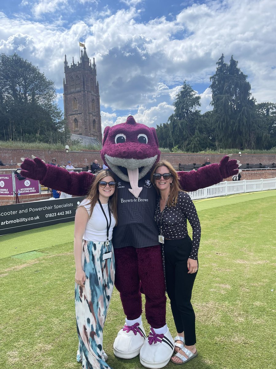 It was great to visit <a href="/SomersetCCC/">Somerset Cricket</a> and watch today’s game against Hampshire with <a href="/NerrolsHazel/">NerrolsHazel</a>! We had a brilliant day 🏏☀️⭐️
