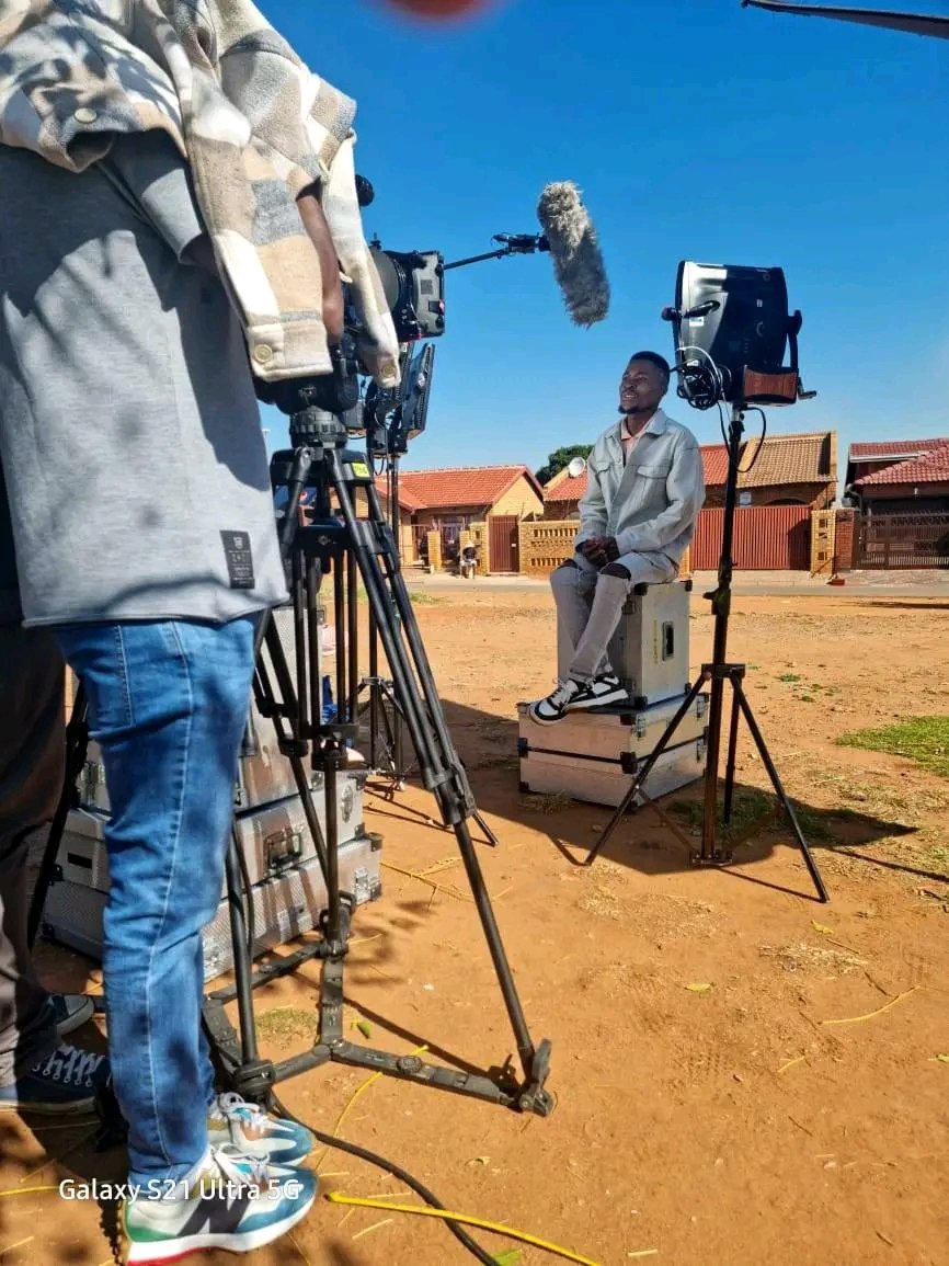 kagiso_vw's tweet photo. A rare picture of Sesi Bertha gea fihla Ga-Mashashane😂

#SkeemSaam https://t.co/9WRT5im20u