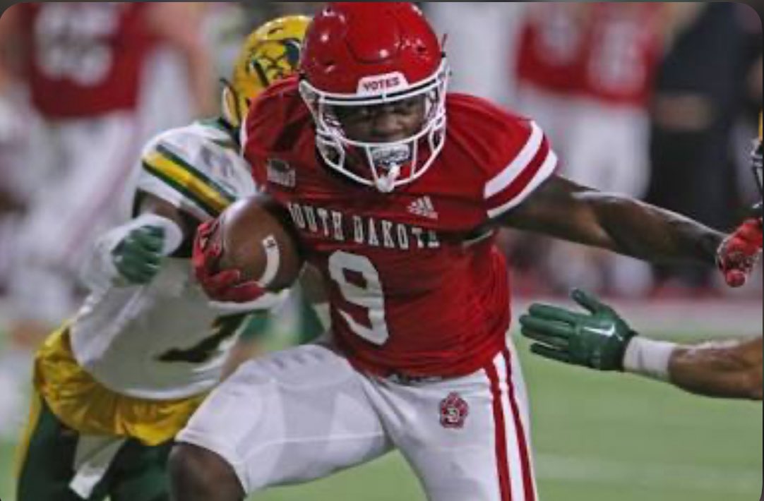 Edmarrien “stretch🕴🏿” Gwinn (@edmarriengwinn) on Twitter photo Blessed to receive another offer from university of South Dakota <a href="/isaiahwalker_9/">Isaiah Walker</a> <a href="/tech813coach/">Jayson Roberts</a> <a href="/OC_TBT/">Coach P @ Tampa Bay Tech</a> <a href="/DauntaPeterson/">Coach Peterson</a> Blessed to receive another offer from university of South Dakota <a href="/isaiahwalker_9/">Isaiah Walker</a> <a href="/tech813coach/">Jayson Roberts</a> <a href="/OC_TBT/">Coach P @ Tampa Bay Tech</a> <a href="/DauntaPeterson/">Coach Peterson</a>