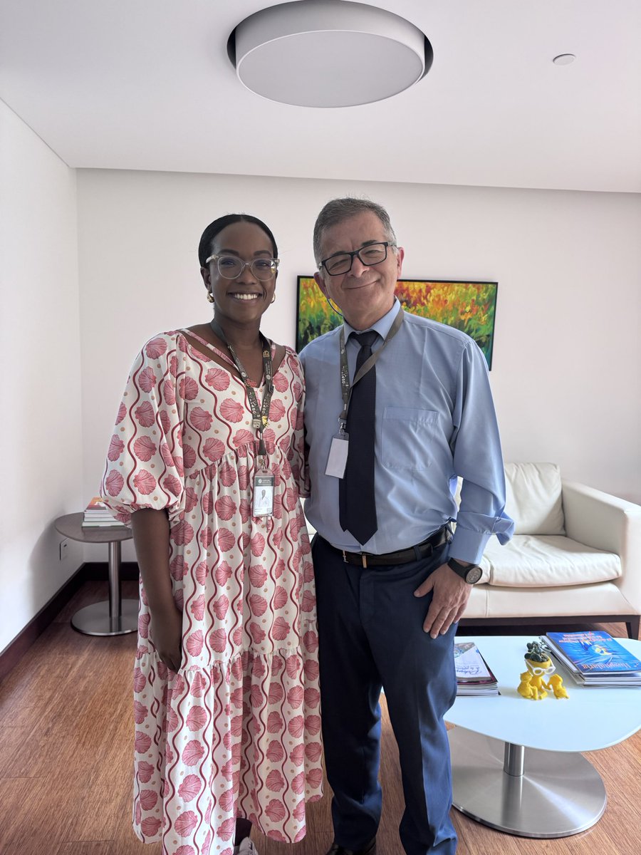 Un grato encuentro con el profe <a href="/ljhernandezf/">Luis Jorge Hernández F.</a>. Feliz de poder compartir con un maestro que inspira, guía y transforma desde la docencia y la salud pública.