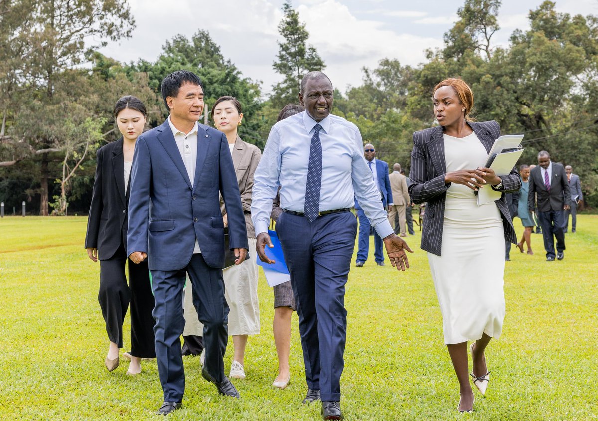 Our plan to boost agricultural production, expand markets and increase farmers' earnings has been progressing well. We are not only harvesting more maize and producing more tea, coffee and sugar, but the prices of these products have improved significantly.

As a follow-up to the