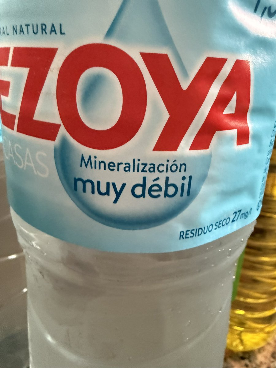 Попросил купить мне воды