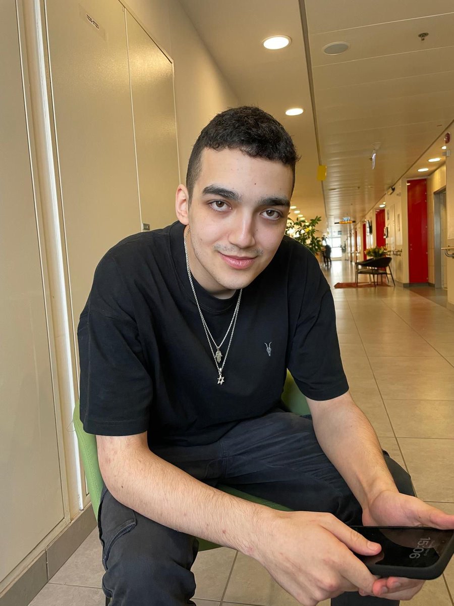 המחווה המרגשת של וויטקוף לעידן: בביקורו באיכילוב, השליח וויטקוף העניק לשורד השבי את שרשרת מגן הדוד של בנו המנוח. וויטקוף סיפר כי בנו אנדרו נפטר בגיל 22, ובמשך 25 שנה לאחר מותו - ענד את השרשרת הזו