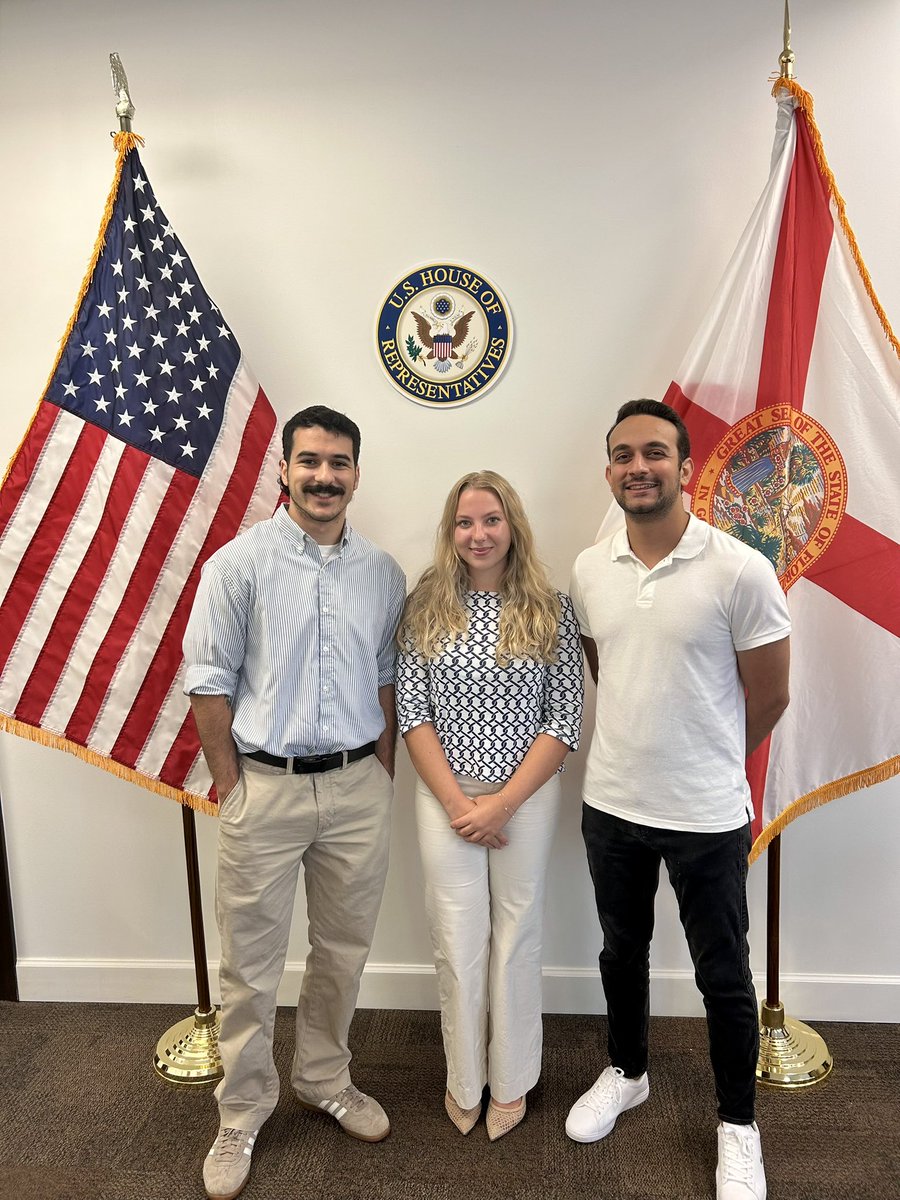 ForsterMorgen's tweet photo. Stopped by @RepLaurelLee and @VernBuchanan congressional offices today to deliver letters from constituents and talk with staff about why extending the Tax Cuts and Jobs Act matters. @AFPFlorida #ExtendTCJA #FlaPol https://t.co/8ZIUfCeAuv
