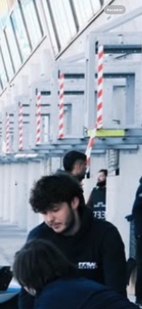 Ptdr Léa Elui qui met une photo d’elle et moi sur Insta c’était pas dans mon bingo 2025
