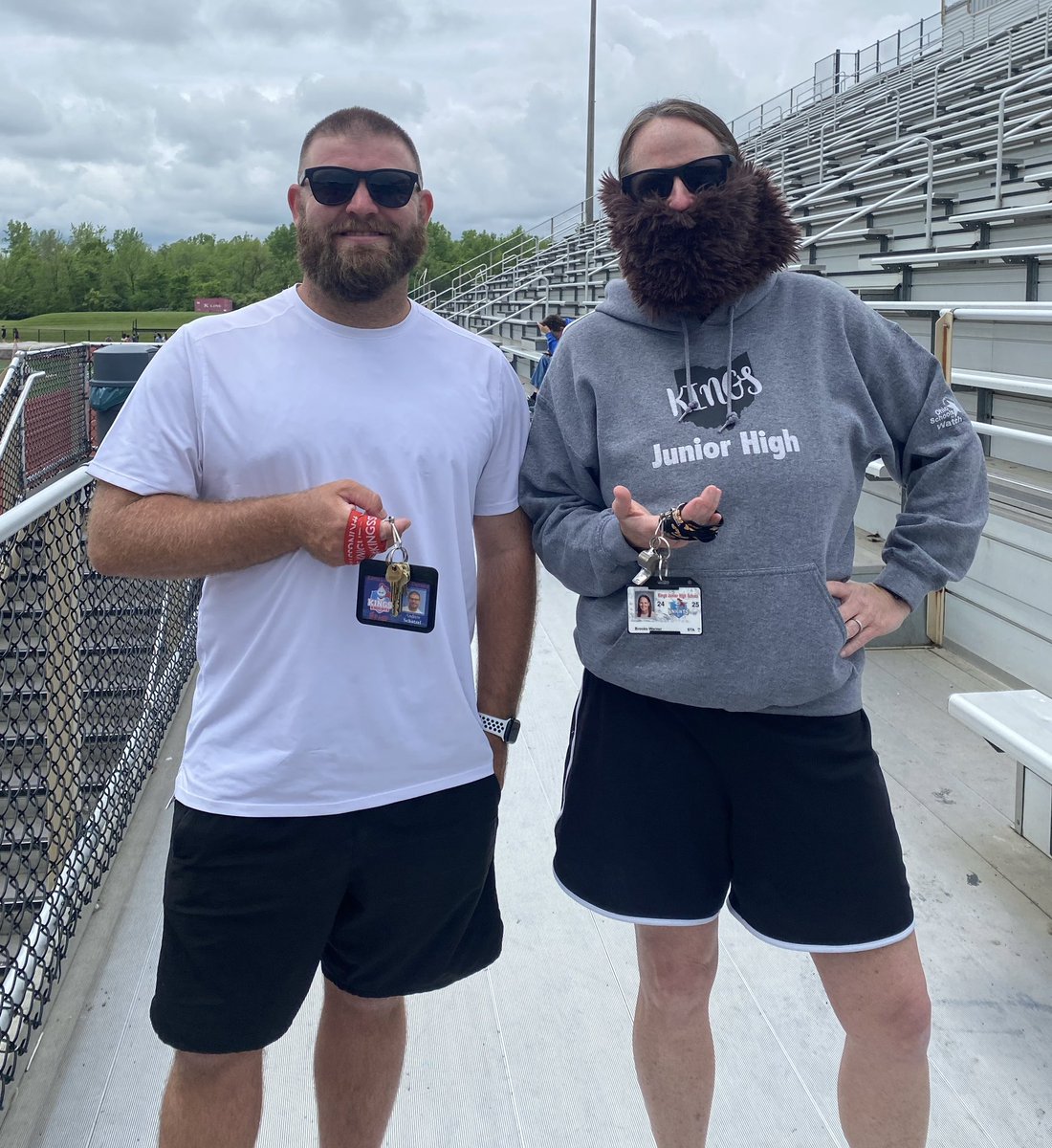 Lots of Twinning today for Dress Like Your Teacher Day as part of the KJH end of year Spirit Week!  #StrongerTogether <a href="/Kings_Schools/">Kings Local Schools</a> <a href="/KingsKBT/">KBT</a>