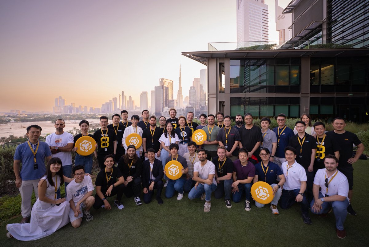 Applications for #MVB, the Most Valuable Builder accelerator program by <a href="/BNBCHAIN/">BNB Chain</a> in partnership with <a href="/yzilabs/">YZi Labs</a> and <a href="/CoinMarketCap/">CoinMarketCap</a>, are open ✨ 

Join Cohort 10 this summer and build alongside some of the most talented founders in the industry 👉 bnbchain.org/en/programs/mvb