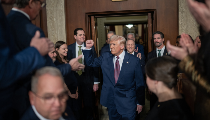 IBERO CDMX (@ibero_mx) on Twitter photo 🔎 ¿Qué ha pasado en los primeros 100 días del segundo mandato de Trump?
El Dr. Marc Sable, académico de <a href="/iberosocialesyp/">IBERO Ciencias Sociales y Políticas</a>, analizó cómo su estilo de gobierno ha debilitado el orden internacional, tensado alianzas y desafiado la Constitución de EE.UU.
Un proyecto autoritario que 🔎 ¿Qué ha pasado en los primeros 100 días del segundo mandato de Trump?
El Dr. Marc Sable, académico de <a href="/iberosocialesyp/">IBERO Ciencias Sociales y Políticas</a>, analizó cómo su estilo de gobierno ha debilitado el orden internacional, tensado alianzas y desafiado la Constitución de EE.UU.
Un proyecto autoritario que