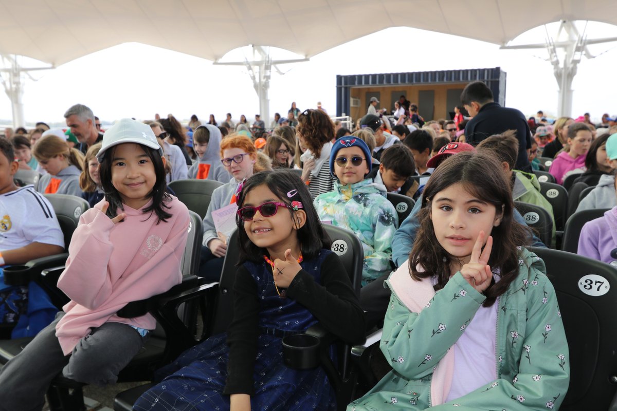 ForestofReading's tweet photo. Today’s #ForestofReading Festival was jam-packed! With award ceremonies, author signings, entertainment &amp; more, there was so much fun to be had! Cheering was loud &amp; the #schoollibraryjoy was all around. Thank you SO MUCH to everyone who made today a success. 💚 https://t.co/fOFu6cc5FV