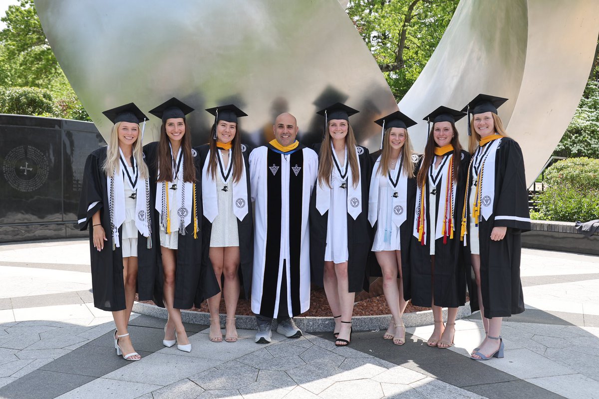 PCfriarsoftball's tweet image. Here’s to the next chapter for this crew! Thank you for all you’ve poured into this program. Leaving it better than you found it! 🖤🤍