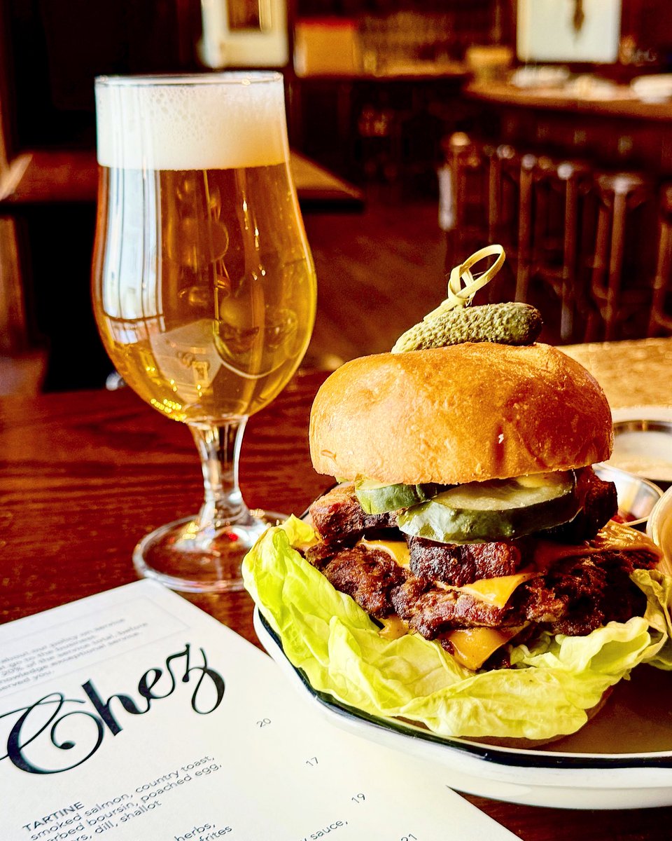 The best cure for a rainy week.
Our bistro burger with American cheese, crispy smoked
pork belly, lettuce, club sauce,
&amp; pickles. Glass of icy lager.
Santé 💕
5pm. 
#Georgetown