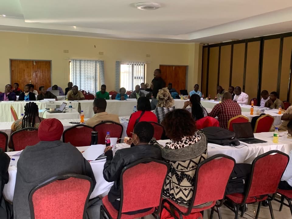AGCOM_Project's tweet photo. Representatives from twelve farmer groups from Lilongwe, Kasungu, Mchinji, and Nkhatabay are attending a training at Mponela this week that aims to equip them with skills in bookkeeping, accounting and procurement procedures as they prepare to receive matching grants from AGCOM. https://t.co/kLdLQfEIlO