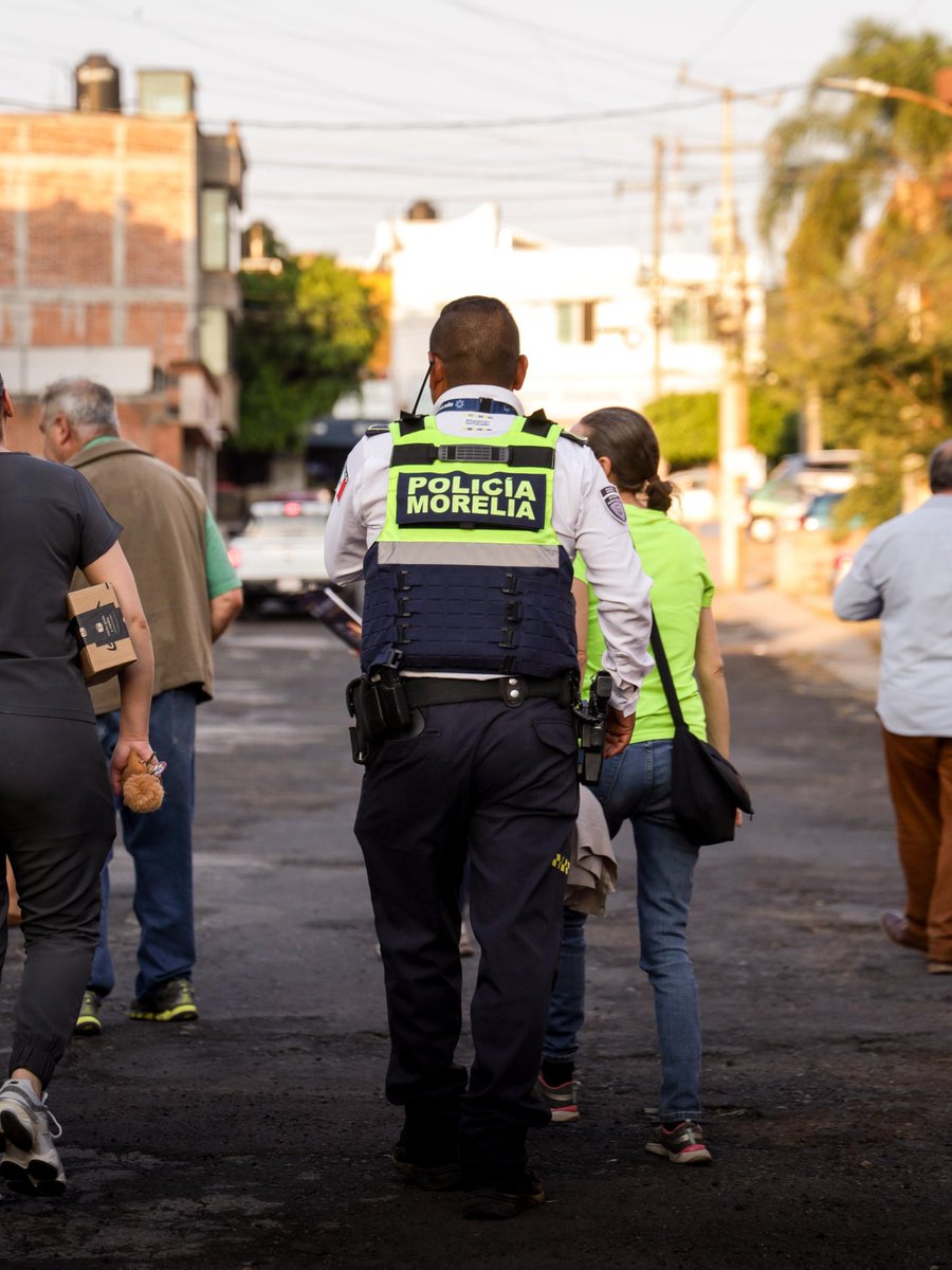🚔👮👮‍♂️Con recorridos vecinales encabezados por el Comisionado Alejandro Cussi, la corporación ya ha visitado más de 30 colonias para escuchar directamente a las y los vecinos, detectar riesgos en el entorno y reforzar la seguridad desde la cercanía.
