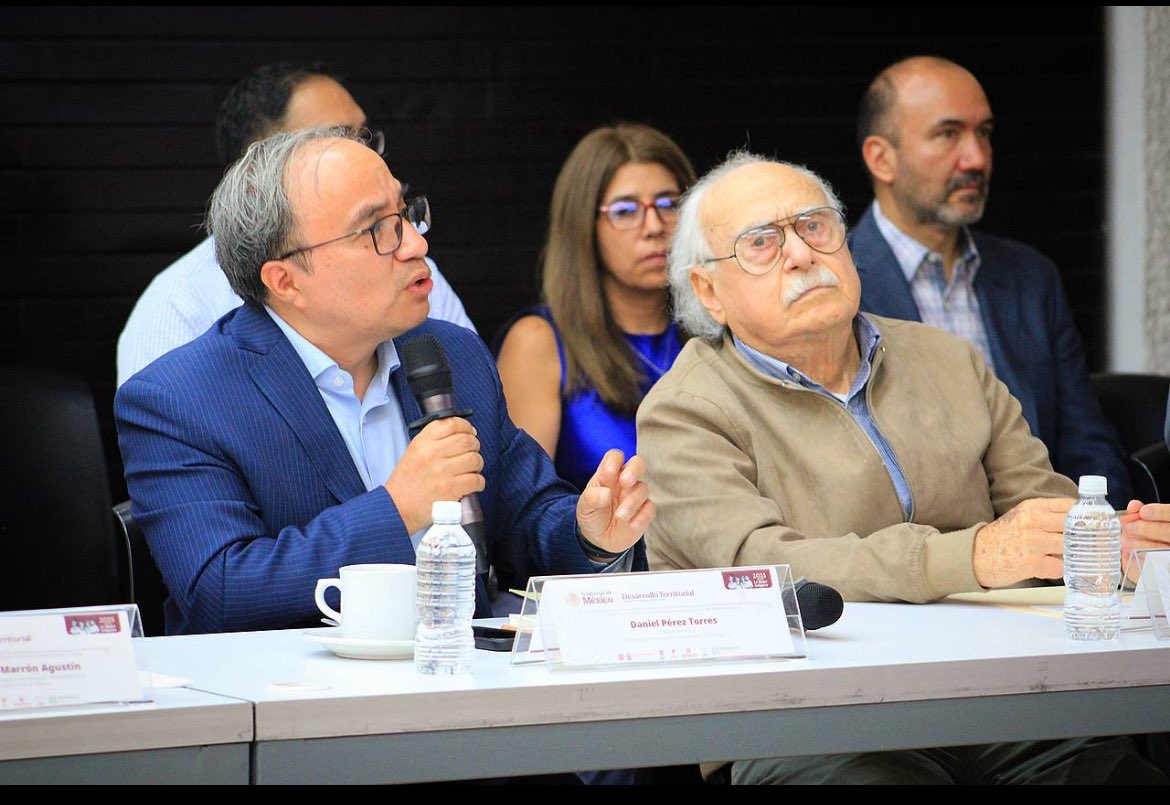 Con profunda tristeza informo del fallecimiento de mi muy estimado maestro y mentor Roberto Eibenschutz Hartman. Arquitecto por la Universidad Nacional Autónoma de México (UNAM), y Maestro en Planeación Urbana y