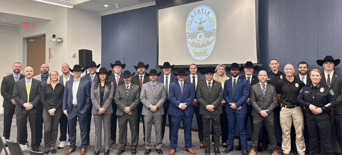 APDChiefDavis's tweet image. I am incredibly proud of our Homicide Unit for achieving a 100% clearance rate on all 2023 homicides. Your relentless work brings justice and peace to families in tough times. Thank you for your dedication, for following every lead and never giving up.
Keep up the great work!