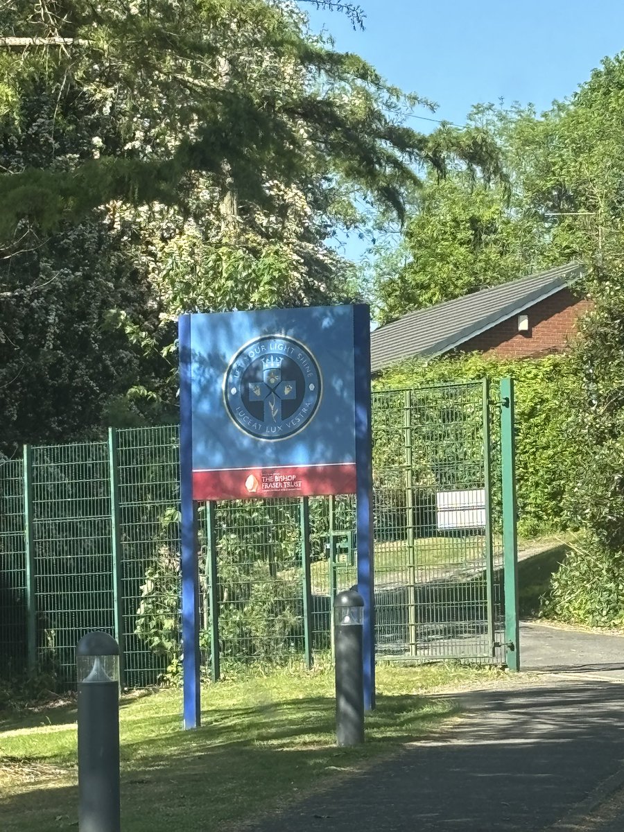 Dr Leah Greene PhD (@lgreene68) on Twitter photo It was an absolute pleasure to go into <a href="/Bury_CE/">Bury CE High School</a> today to talk about simulation-based education and start working on our collaborative VR project. Thank you to the staff & fabulous pupils for making me feel so welcome! <a href="/UoS_HealthSoc/">UoS Health & Society</a> It was an absolute pleasure to go into <a href="/Bury_CE/">Bury CE High School</a> today to talk about simulation-based education and start working on our collaborative VR project. Thank you to the staff & fabulous pupils for making me feel so welcome! <a href="/UoS_HealthSoc/">UoS Health & Society</a>