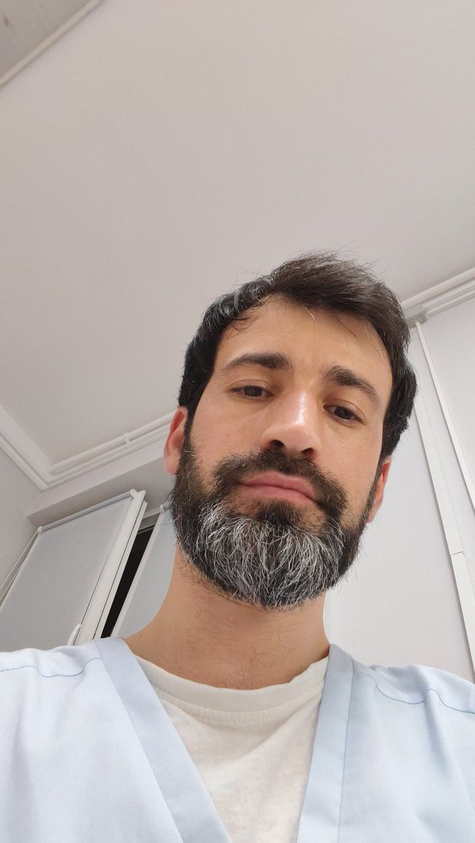 привет я нейрохирург 
вчера дежурил сутки. щас тоже вот работаю до сих пор ))0)0)0 

в ротц на конс