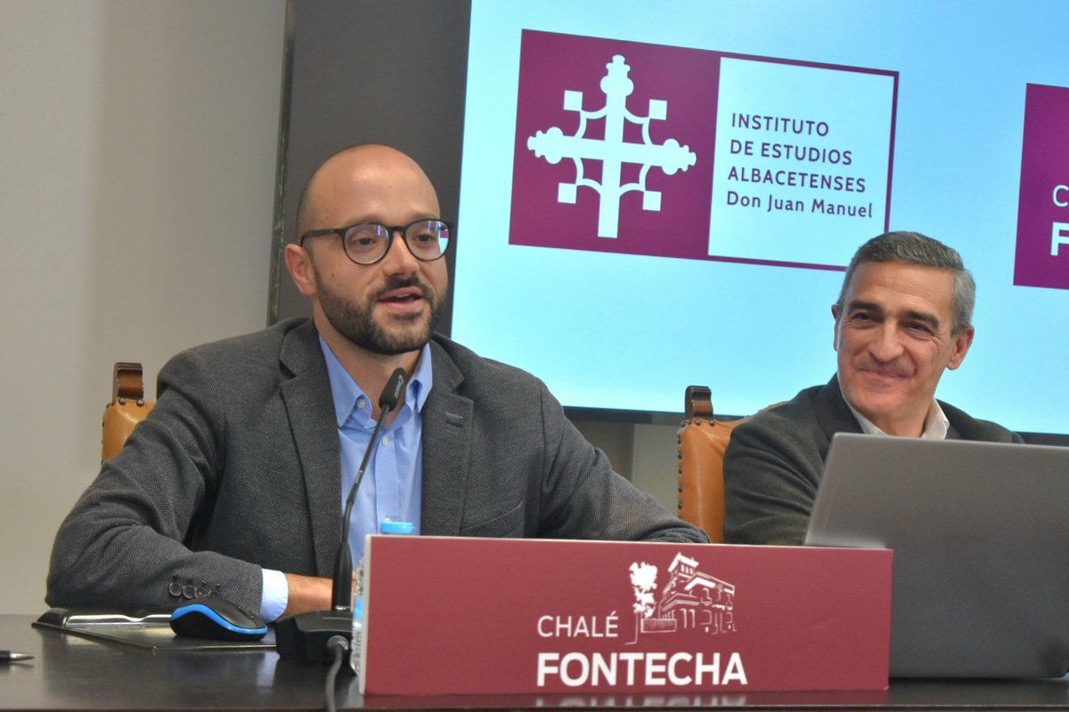 dipualba's tweet photo. 🔊‼️ Arranca el ciclo de conferencias ‘La #Transición desde la provincia de Albacete’, impulsadas por el #IEA de la #Dipualba y #SEFT de la @uclm_es 👏🏻.

🗣 @valera_fran ha participado en la inauguración, apuntando la importancia de estas jornadas. 

🌐 https://t.co/80QqbFBu8K https://t.co/0gStRqwoKY