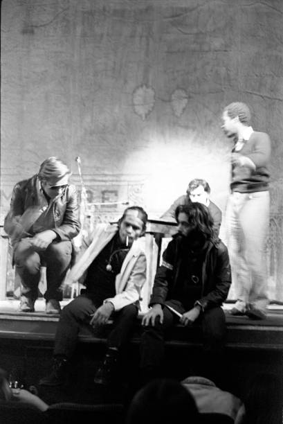 probably the only pictures i've seen of young Ben Morea without a mask on. from October 68, when UAW/MF occupied Fillmore East during a benefit for jailed Columbia students &amp; demanded free regular community use of the space (which they got). 📷: Bev Grant of Newsreel collective.