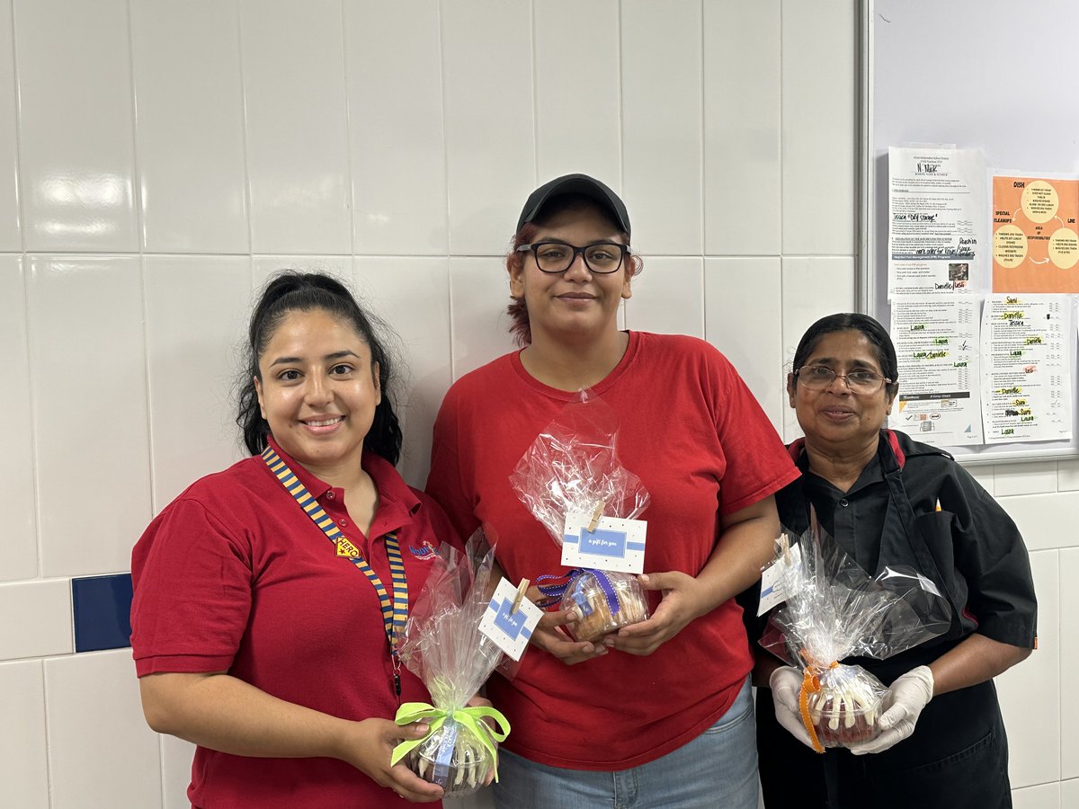 Our employees are nothing "bundt" the best! 🥮❣️