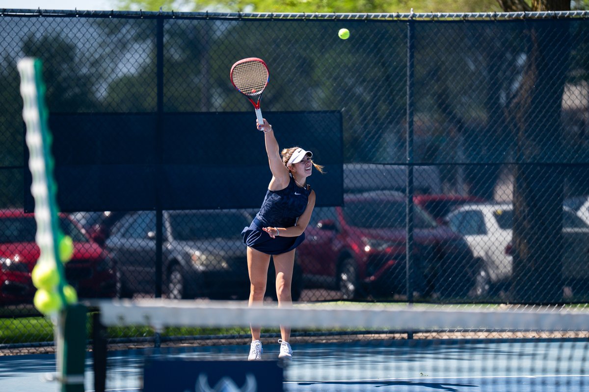 Fernanda Sandoval with a big win on court three, 6-4, 6-4

Augustana 3, Northwest Missouri State 1

📺 GoAugie.com/Live

#BuildingChampions