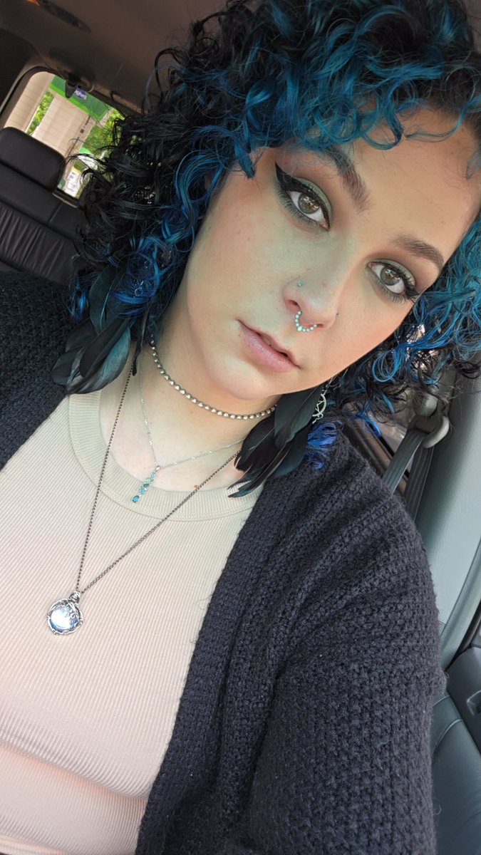 I know you goon for me, loser.
It's written all over your pathetic, little face while you drool over your stupid screen.
And who would blame you?
Look at me. 😏