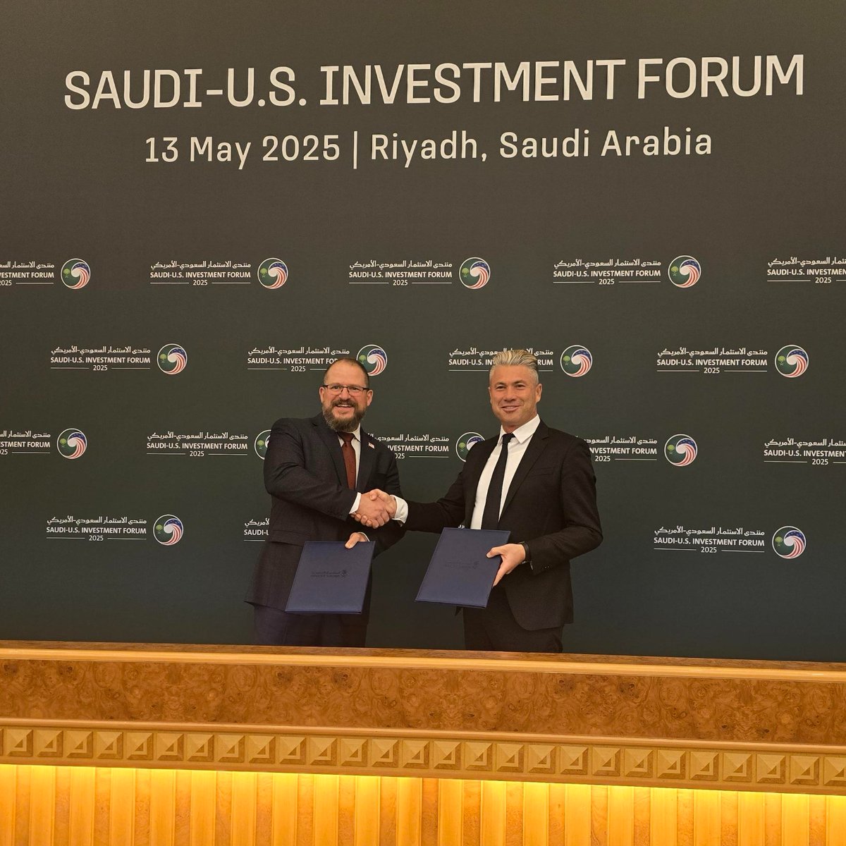 cristianoamon's tweet photo. I am proud to share that @Qualcomm is collaborating with HUMAIN to develop next-generation AI data centers in the Kingdom of Saudi Arabia. Using our industry-leading CPU and AI solutions, we’re working together to build the advanced infrastructure needed to deliver cloud-to-edge hybrid AI services and meet the rapidly growing demand for AI in the Kingdom and across the globe. https://t.co/gzQ5Ar61Dl