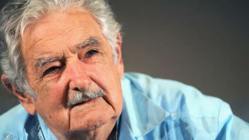 feministas__fa's tweet photo. Una vida dedicada a construir en colectivo y con equidad. Ejemplo de resistencia, lucha y compromiso, para toda Latinoamérica y el mundo. El legado de Pepe Mujica será eterno y una guía de esperanza para la lucha por la felicidad humana. https://t.co/OI828JEG9N