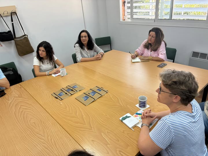 EOI Vicar (@eoivicar) on Twitter photo La consejera de Desarrollo Educativo y Formación Profesional, M. Carmen Castillo Mena Castillo se ha reunido con los directores de las Escuelas Oficiales de Idiomas de la provincia de Almería.
Hasta el día 20 de mayo está abierta la admisión.
<a href="/EducaAnd/">Consejería Desarrollo Educativo y FP</a> La consejera de Desarrollo Educativo y Formación Profesional, M. Carmen Castillo Mena Castillo se ha reunido con los directores de las Escuelas Oficiales de Idiomas de la provincia de Almería.
Hasta el día 20 de mayo está abierta la admisión.
<a href="/EducaAnd/">Consejería Desarrollo Educativo y FP</a>