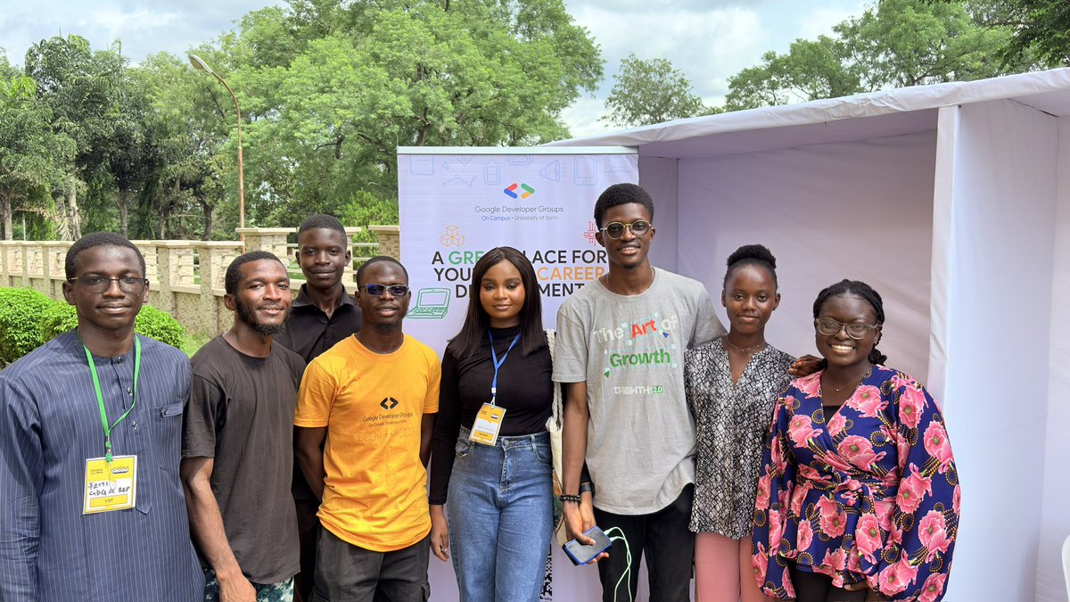 foba___'s tweet image. Earlier today, we were out at the University’s Auditorium for  #NACOSSTechfest 1.0🤩🔥.
As usual, spreading the gospel of tech within the university’s campus to students who want to navigate their career paths effectively.

Indeed it was a wonderful one.
#TechForGood 
#NACOSSSYNC