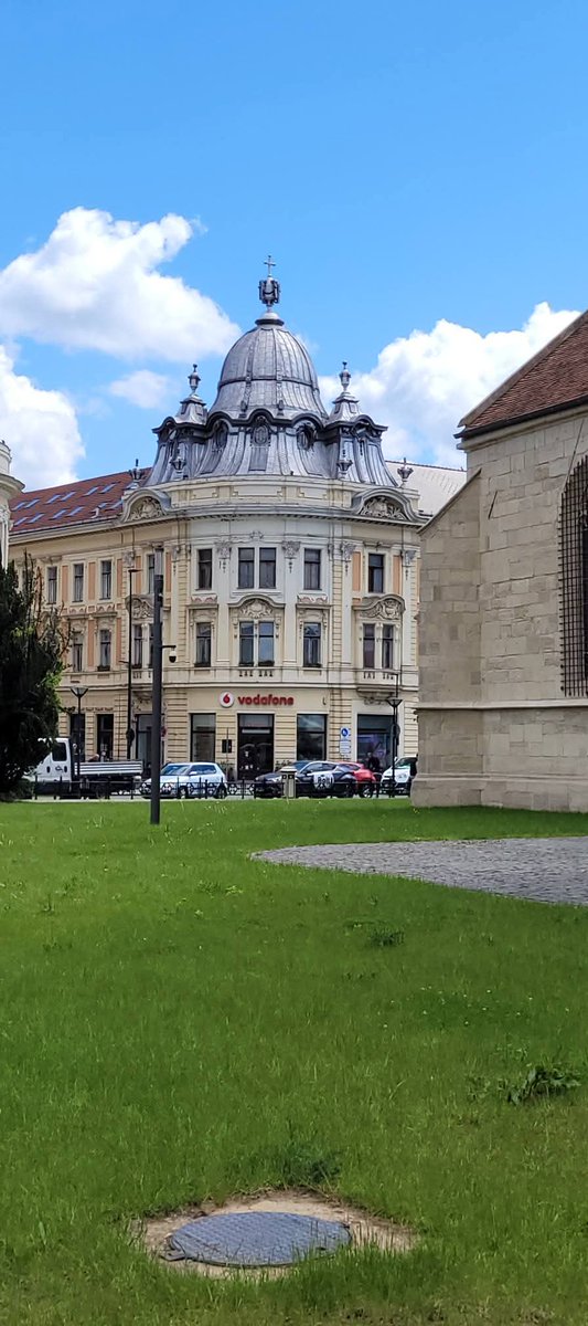 Travel_2Romania's tweet image. În Evul Mediu,#Cluj un oraș fortificat, înconjurat de ziduri și turnuri de apărare administrate de bresle (croitori,cizmari,măcelari etc.).Dintre acestea,Turnul Croitorilor și Turnul Pompierilor sunt cele mai bine păstrate.
Spre deosebire de Sibiu sau Brașov, unde mai multe