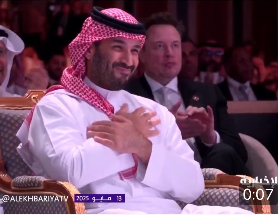 إن خطبت استمعنا و إن دعيت اجتمعنا
والعطاء جاري ..
و إن تبسمت للشعب الوفي عاد عيده 🇸🇦
#محمد_بن_سلمان_ينتصر_لسوريا
#مالك_شبيه_ياسيدي