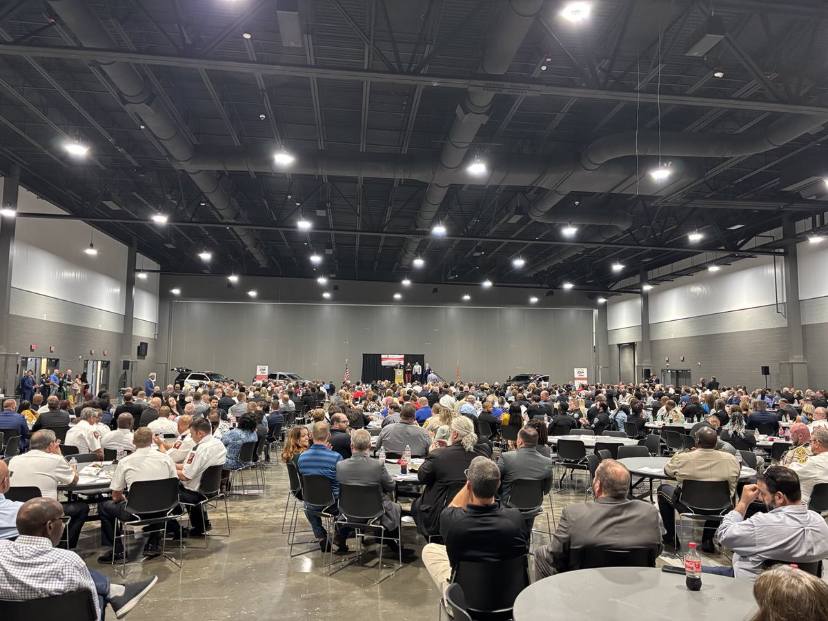 MHPTroopF's tweet photo. Grateful to have attended the Top Cop Awards Ceremony in Jackson, MS, where outstanding officers were recognized for their bravery and commitment. During National Police Week, we proudly stand with those who protect and serve our communities every day. #NationalPoliceWeek #TopCop https://t.co/NLNdvhS5aZ