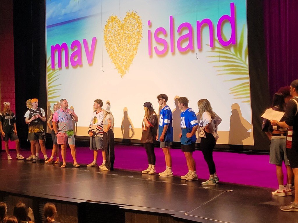 Today's Charity Week events were the game shows Are You Smarter Than a 4th Grader and Mav Island. Thank you  Heritage Elementary for bringing over your 4th graders to participate in the fun!