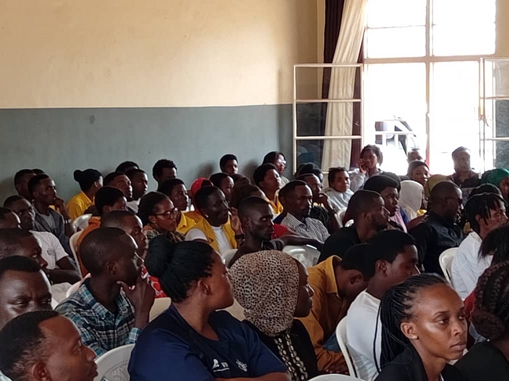 Gasabo Youth Council (@gasaboyouth) on Twitter photo Uyumunsi muri <a href="/KabugaYego/">Yegocenter Kabuga</a> hashoje amahugurwa y'#Urubyiruko rusaga 250 ruturutse mu mirenge 8 yo muri <a href="/Gasabo_District/">Gasabo District</a> yaragamije kwihangira #Umurimo ,kunoza no gucunga neza #Imishinga, hatanzwe kandi ibikoresho byifashishwa mumyuga bifite agaciro ka 70,000,000Rwf. Uyumunsi muri <a href="/KabugaYego/">Yegocenter Kabuga</a> hashoje amahugurwa y'#Urubyiruko rusaga 250 ruturutse mu mirenge 8 yo muri <a href="/Gasabo_District/">Gasabo District</a> yaragamije kwihangira #Umurimo ,kunoza no gucunga neza #Imishinga, hatanzwe kandi ibikoresho byifashishwa mumyuga bifite agaciro ka 70,000,000Rwf.