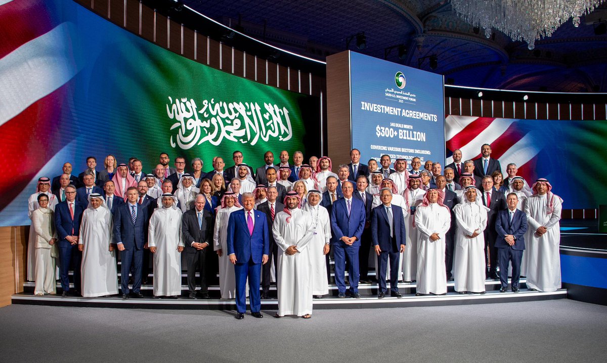 KSAmofaEN's tweet photo. HRH Crown Prince Mohammed bin Salman and President Donald J. Trump with Saudi and US investors.

#SaudiUSForum2025 https://t.co/u8OfZhoh7O