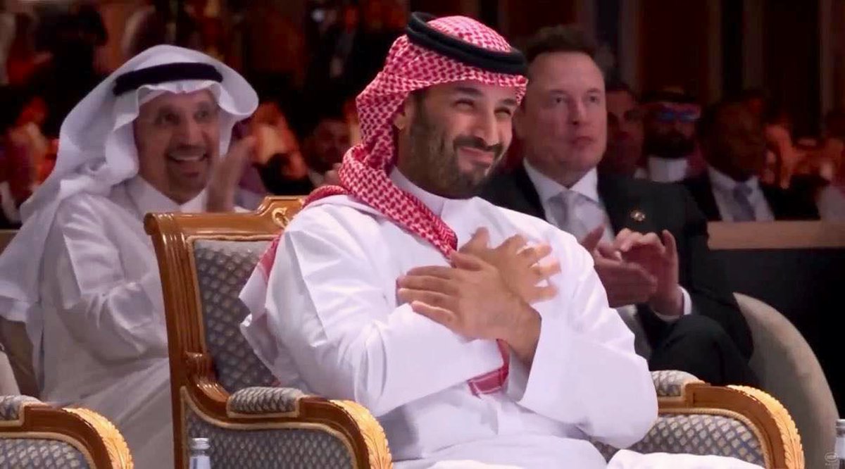 nor4049's tweet photo. القادة العظماء يؤمنون دائماً بالفرص الاستثنائية ولاتغريهم منها العادية 
يصنعونها بأنفسهم ولايسمحون لأي باب أن يغلق دون تحقيقها 
يفتحون الباب على مصراعية لكل ما من شأنه النهوض بشعوبهم
يؤكدون أن بإمكانهم دائماً إيجاد حلول مستدامة ومشاركتها وتصديرها للعديد من القادة والشعوب اللتي تتوافق مع رؤيتهم وتشيد بها.
#محمد_بن_سلمان 
#القمة_السعودية_الأمريكية 
#نسائم_نوره