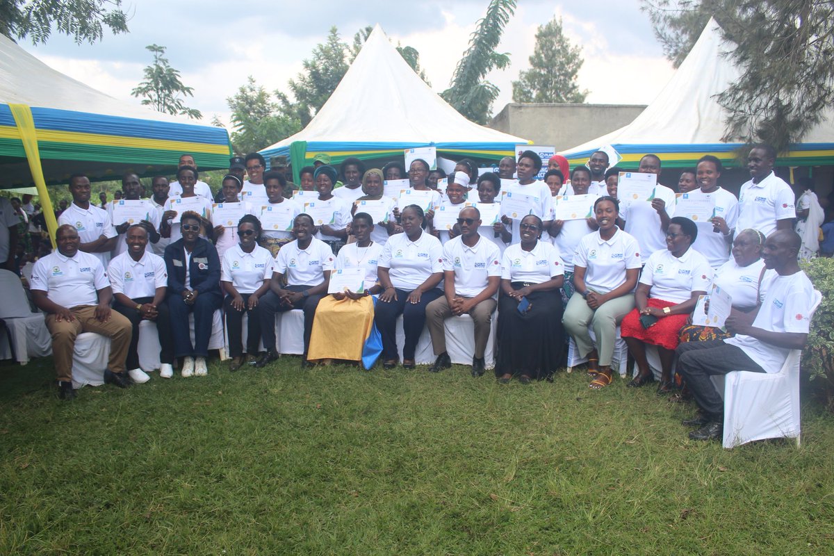 CaritasRwanda's tweet photo. Along with other partners, this May 13, @CaritasRwanda through its #ECDProject funded by @PlanRwanda joined the @BugeseraDistr to conclude the #ECDWeek under this theme: “Isibo, the solid foundation of early childhood development.” @RwandaGender
@Rwanda_Child
#ChildDevelopment https://t.co/CS5w3XLZ3O