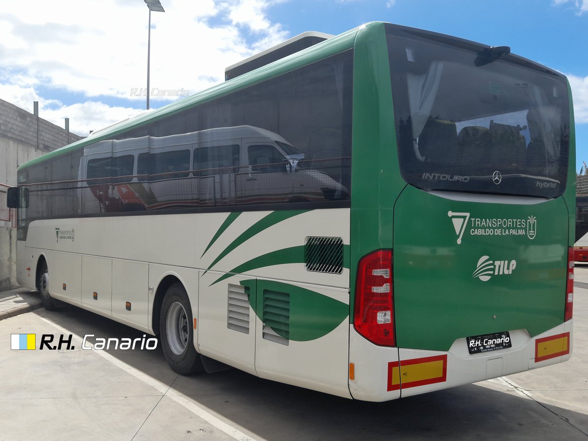 modcanario's tweet photo. 🇮🇨 Nº 1041 Guagua de Transportes Insular La Palma
🇩🇪 2020 Mercedes-Benz Intouro Hybrid 12,18 m [O 107]

#MercedesBenz #MercedesBenzIntouro #MercedesBenzO107 #DaimlerBuses #Guagua #Guaguas #LaPalma #TransportesInsularLaPalma #TILP #BUS #Autobusy #Автобус #Autobus https://t.co/t6UKW62aok