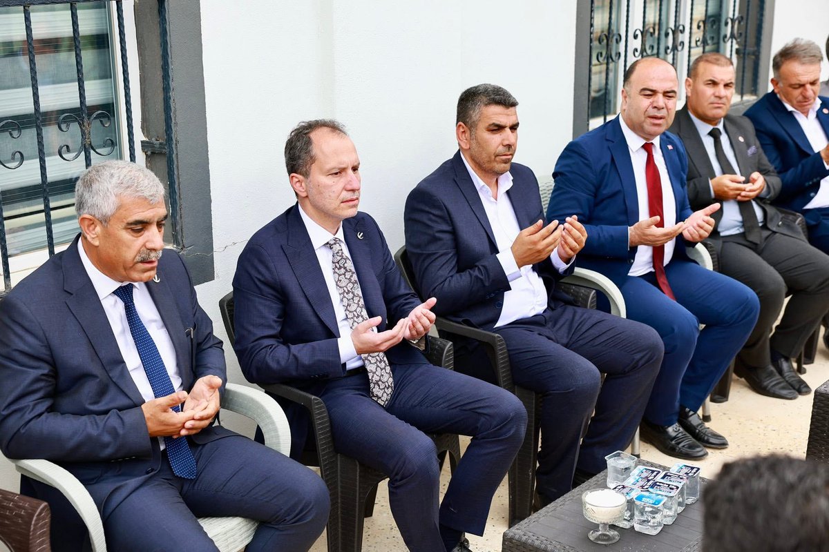 Genel Başkanımız Dr. Fatih Erbakan, İl Başkanımız Ahmet Yetimoğlu, Belediye Başkanımız Nihat Çiftçi, teşkilat mensuplarımız ve Malatya İl Sorumlumuz Mehmet Ekinci ile birlikte, merhum İsmail Yavuz’un Yemişli Köyü’ndeki kabrini ziyaret ettik.

mekânı cennet olsun.