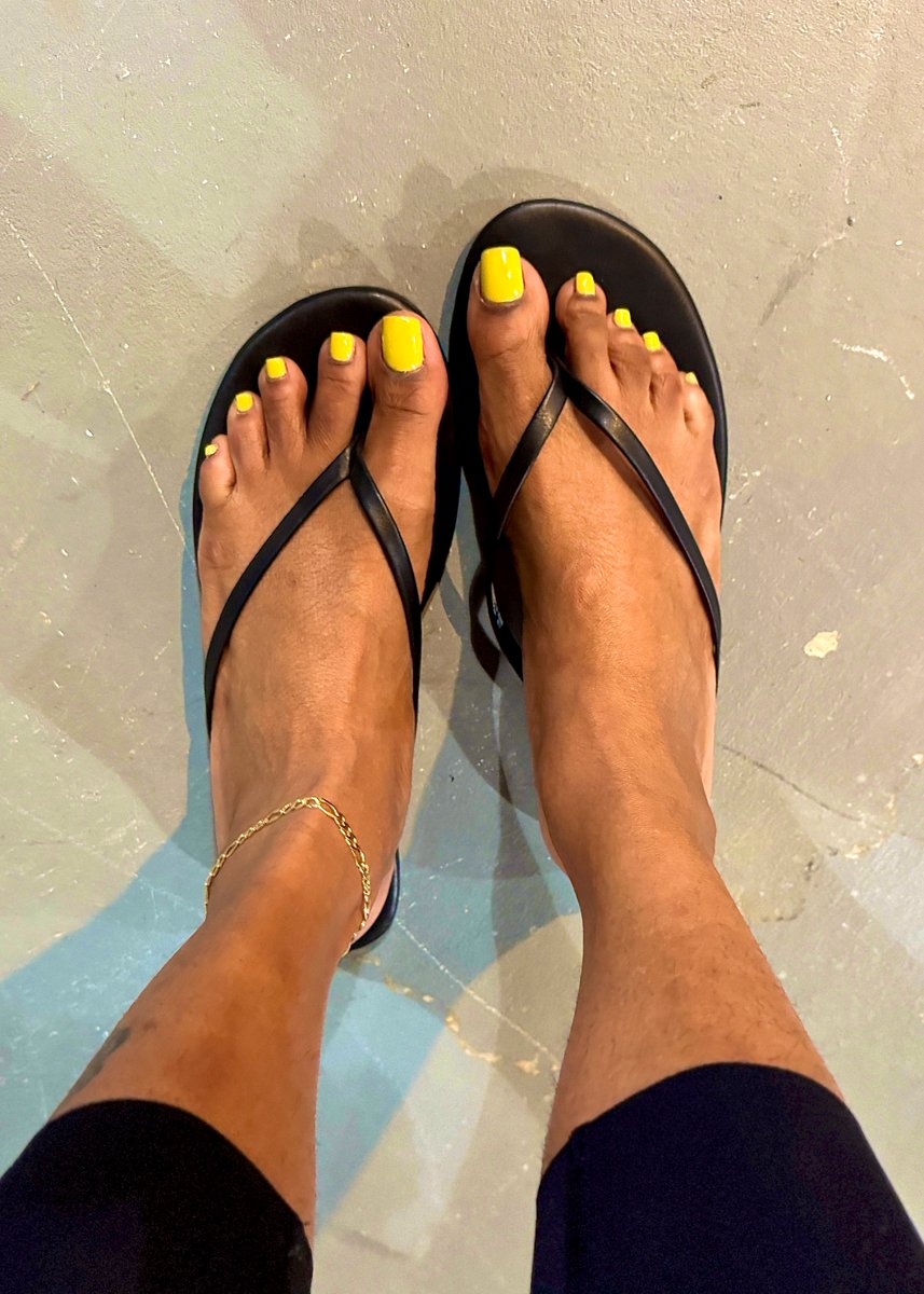 <a href="/SolesinDahood/">🔪🎃👣SOLES IN DA HOOD👣🎃🔪</a> Flip flop season is here