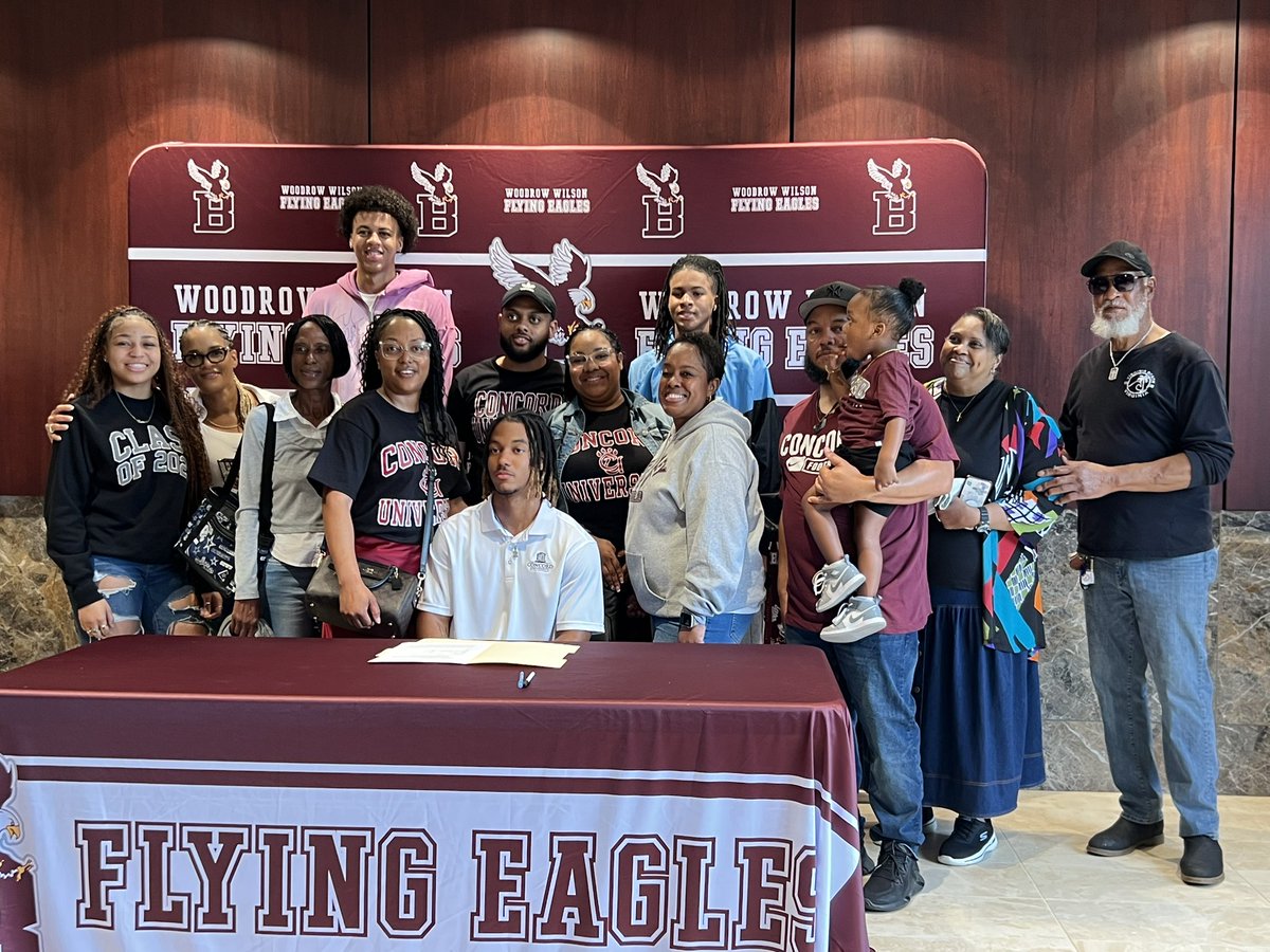 sddsports's tweet image. Prep Football 🏈 
Woodrow Wilson’s Christian Stewart on Tuesday signed with Concord where he will play football and major in criminal justice.
#wvprepfb