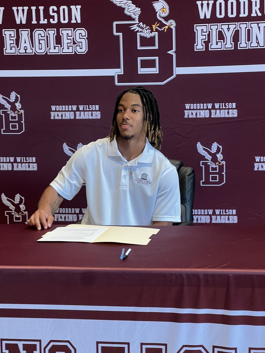 sddsports's tweet image. Prep Football 🏈 
Woodrow Wilson’s Christian Stewart on Tuesday signed with Concord where he will play football and major in criminal justice.
#wvprepfb