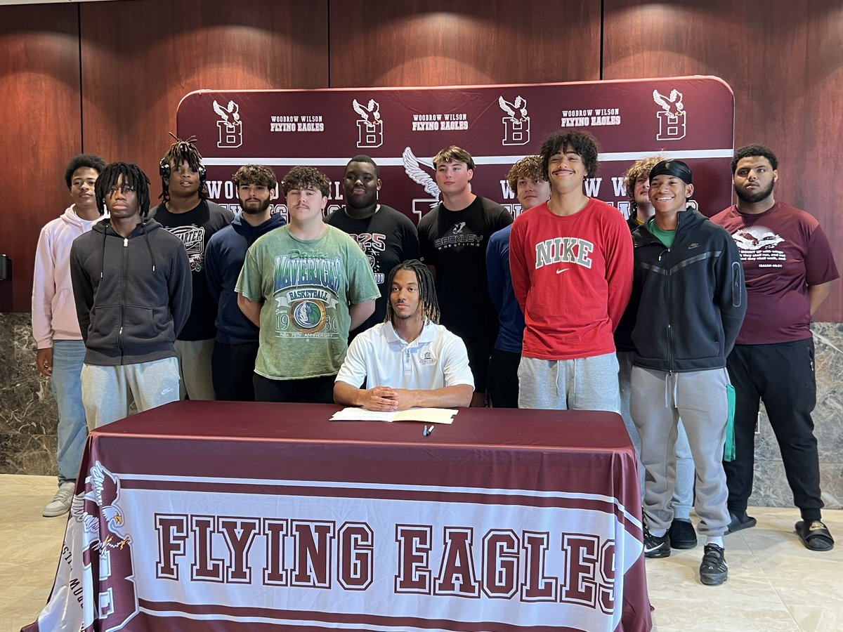 sddsports's tweet image. Prep Football 🏈 
Woodrow Wilson’s Christian Stewart on Tuesday signed with Concord where he will play football and major in criminal justice.
#wvprepfb